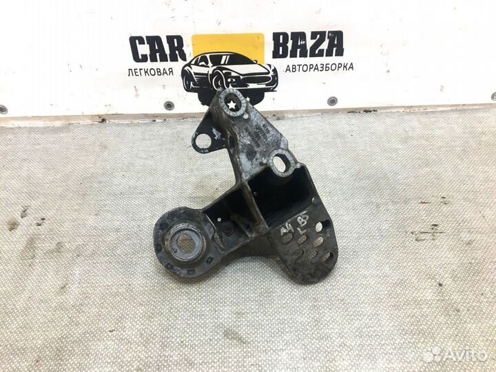 Кронштейн опоры двигателя левая L