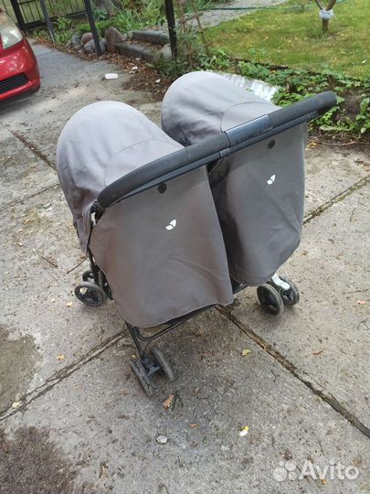 Прогулочная коляска для двойни