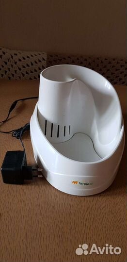 Автоматическая поилка для кошек Vega