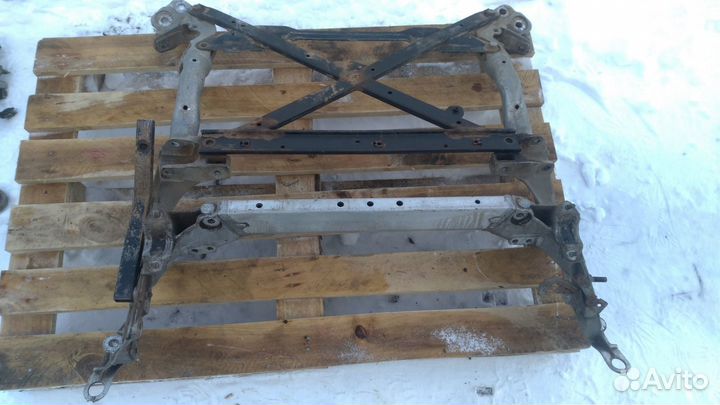 Подрамник Audi A4 B8 1.8 T 2009