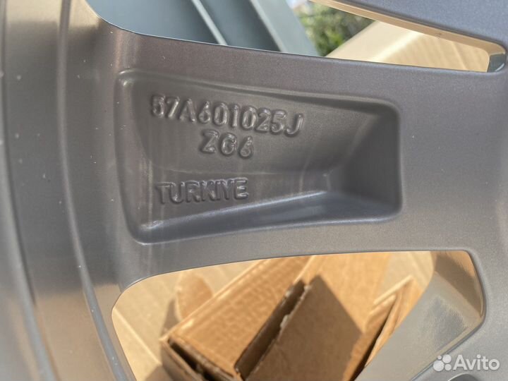 Skoda Triton R17 Новые