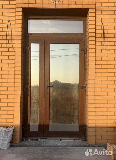 Дверь пластиковая пвх входная стекло