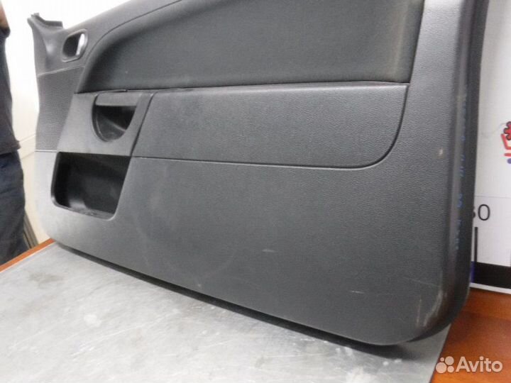 Обшивка двери правая Ford Fiesta fyja 2007