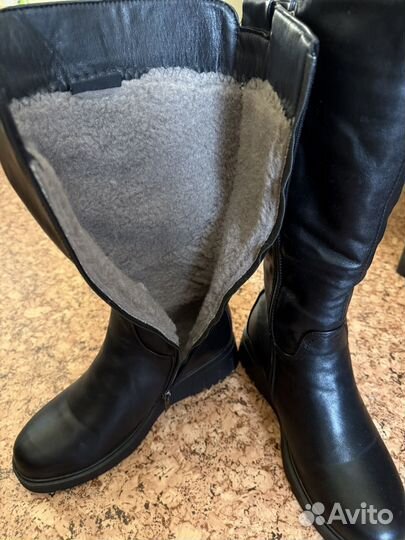 Продам зимние сапоги
