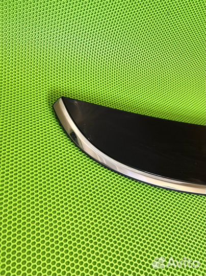 Накладка крышки багажника Kia K5 DL3 оригинал