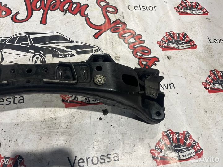 Подрамник двс Lexus Is300 JCE10 2JZ-GE 2003