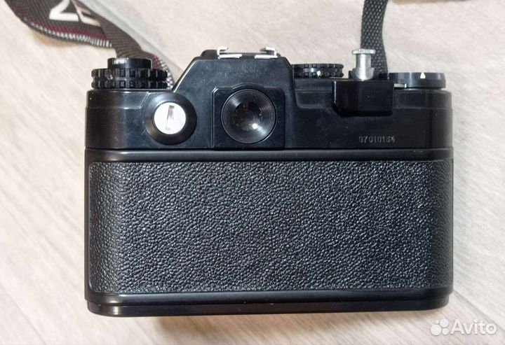 Плёночный фотоаппарат Зенит с объективом Зенитар