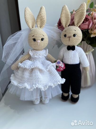 Вязаные игрушки зайчик