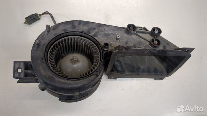 Двигатель отопителя Mazda Bongo Friendee, 1996