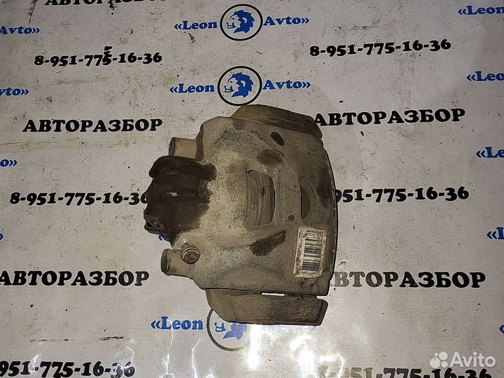 Суппорт передний правый peugeot 3008