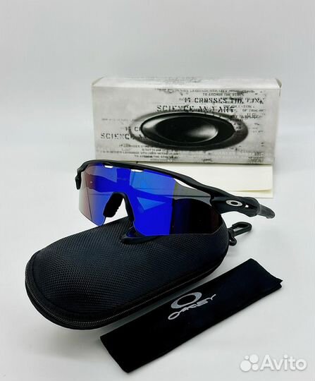 Солнцезащитные очки oakley