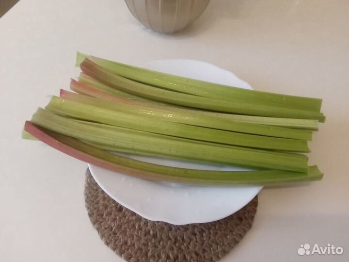 Ревень стебли