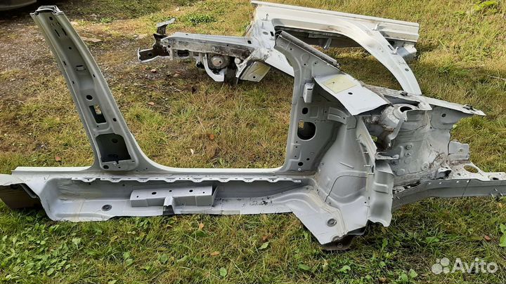 Боковина порог четверть левая Фольксваген Поло 5