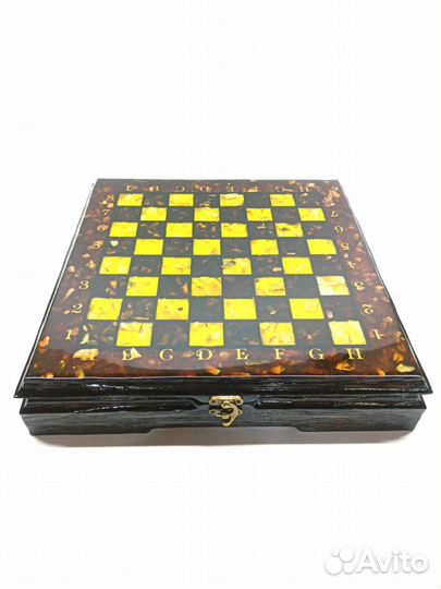 Шахматы янтарные