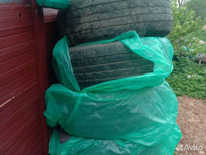 Bridgestone Blizzak Nordic 215/50 R17