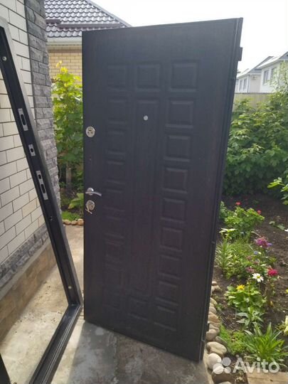 Дверь входная металлическая