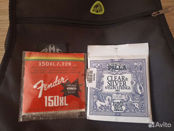 Yamaha CS40Гитара