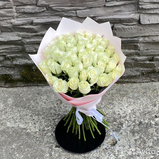 Букет белых мини роз Кения 40см 151 шт