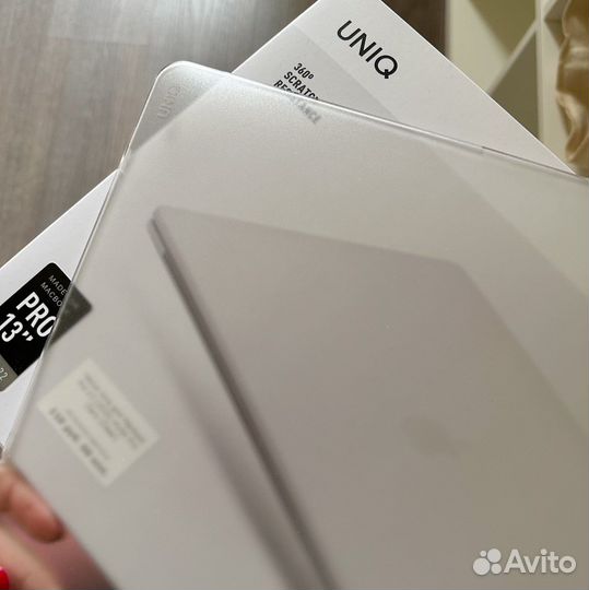 Чехол накладка uniq для macbook pro 13 (2020)
