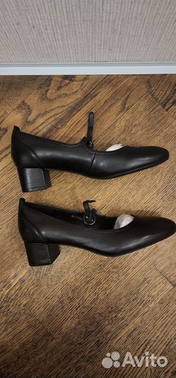 Новые туфли 37 размер натуральная кожа