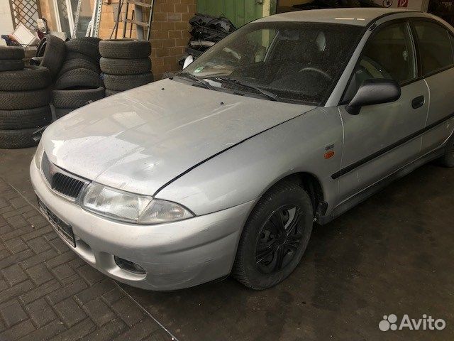 Разбор на запчасти Mitsubishi Carisma