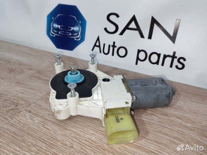 Моторчик стеклоподъемника передний левый Bmw 5 F10