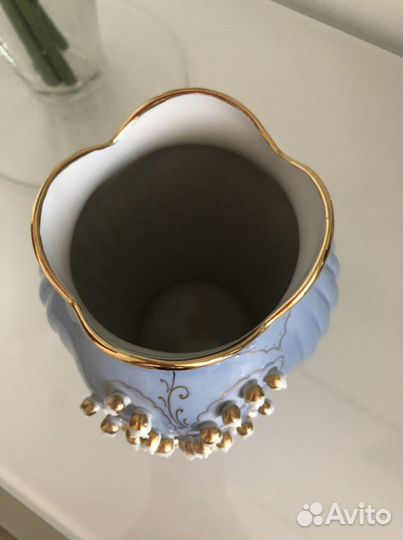 Фарфоровая ваза