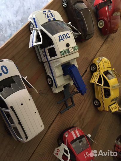 Игрушечные машинки