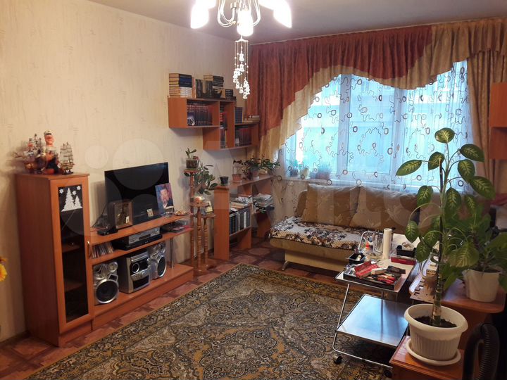 1-к. квартира, 35 м², 1/10 эт.