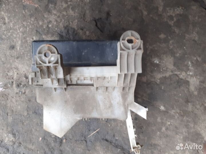 Блок предохранителей Nissan Almera II (N16)