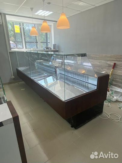 Витрина холодильная в магазин в отличном состоянии