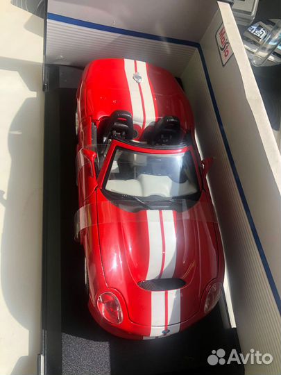 Модель автомобиля Ford Shelby Series One 1:18