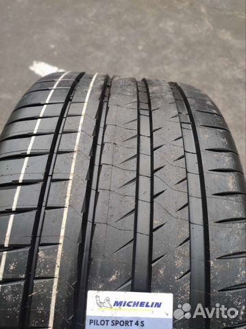 Michelin Pilot Sport 4 S 275/40 R22