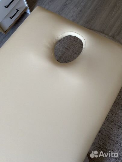 Массажная кушетка