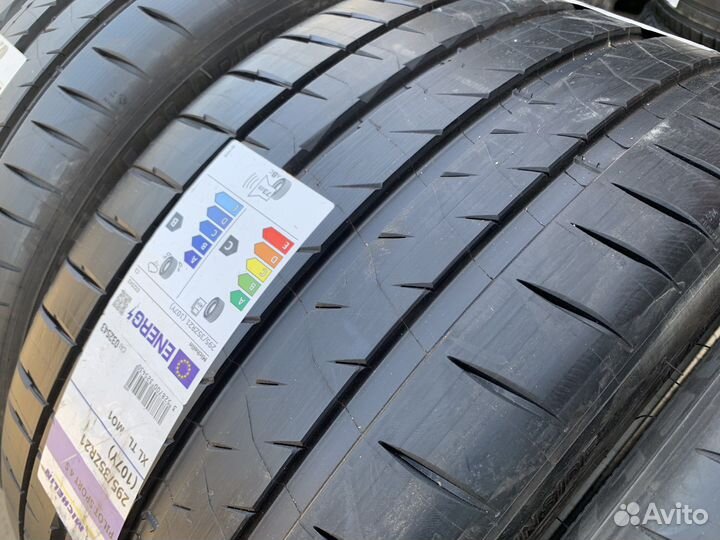 Michelin Pilot Sport 4 S 265/40 R21 и 295/35 R21