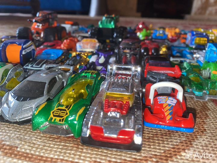 Коллекция машинок Hot Wheels