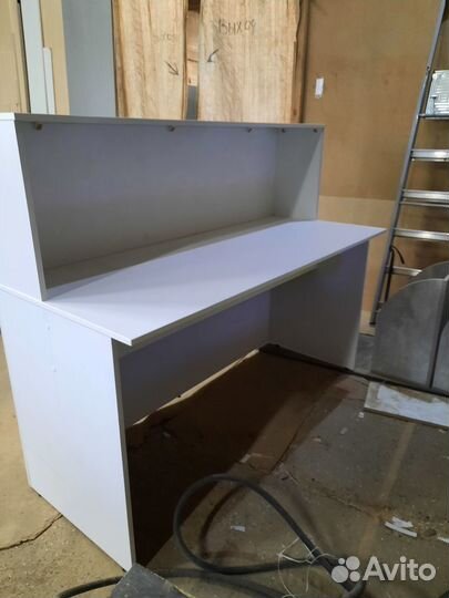 Стойка рецепшн