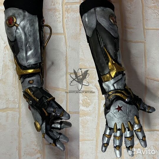 Перчатка в стиле Atomic Heart / Киберпанк