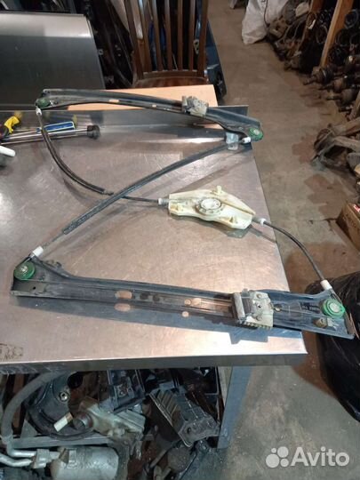 Механизм стеклоподьемника передний VW Jetta 5