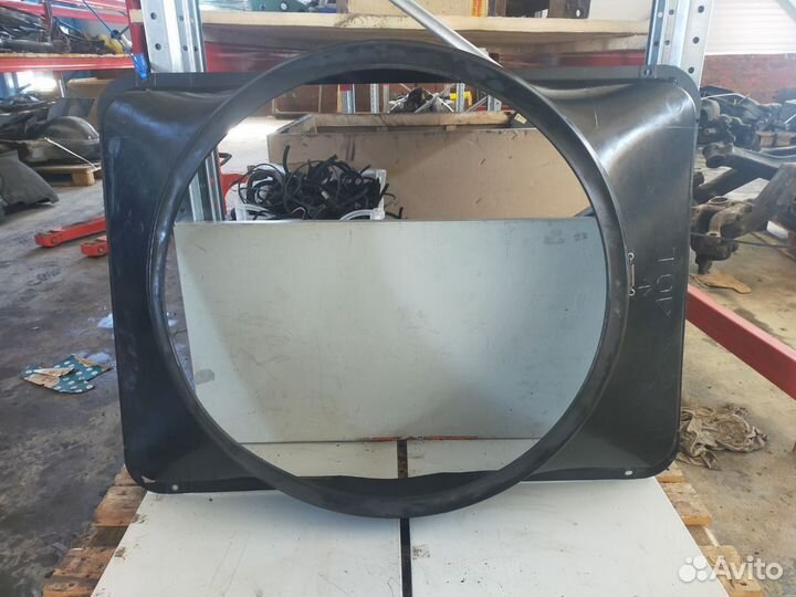 Диффузор радиатора / XF105 (DAF)