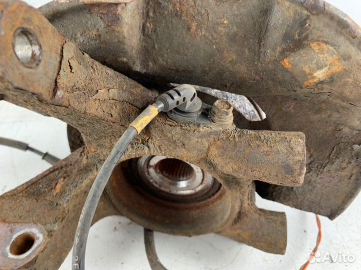 Кулак поворотный правый Hyundai Tucson JM 2.0