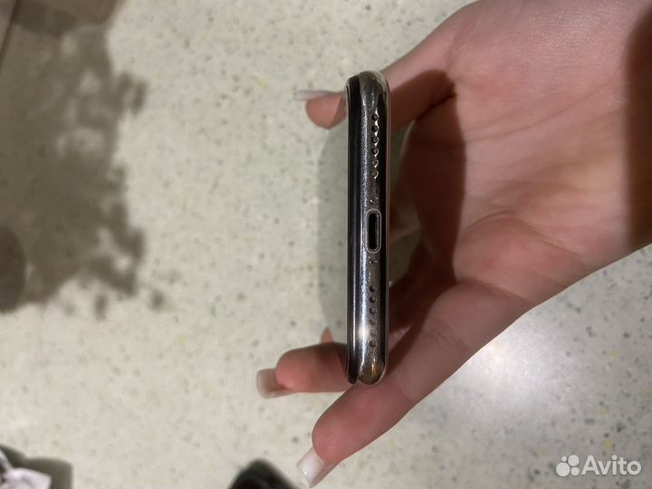 iPhone X, 64 ГБ
