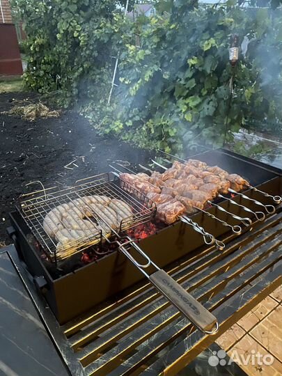 Мангал с дровником и крышкой