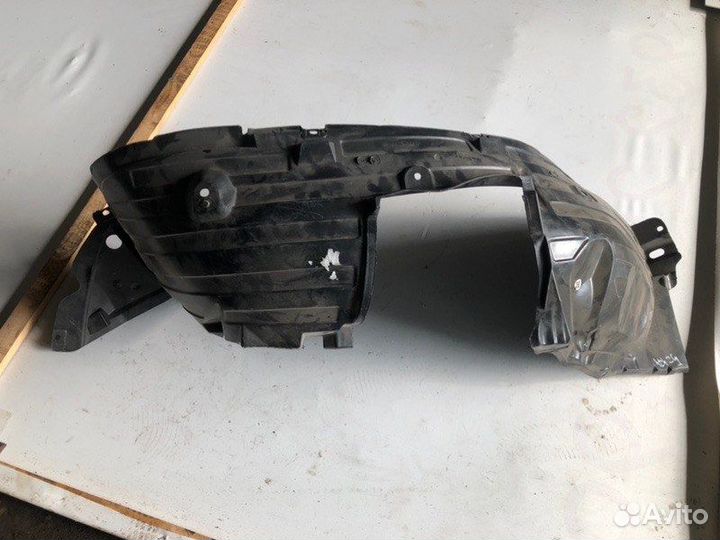 Подкрылок передний правый Nissan Qashqai J10