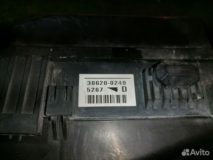 Блок предохранителей MR965734 Mitsubishi Outlander