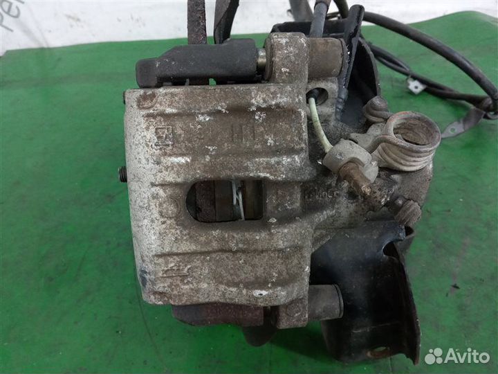 Ступица (кулак, цапфа) задняя левая Mazda Premacy