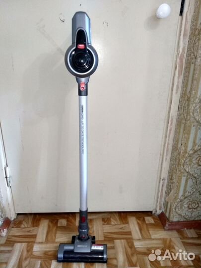 Аккумуляторный пылесос Redmond RV-UR356