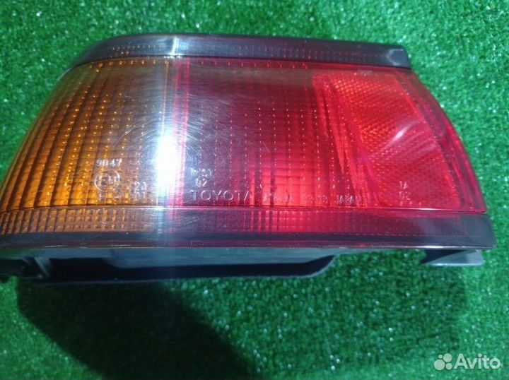 Фонарь задний левый Toyota Camry MCV20 5SFE 2200CC