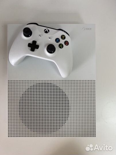 Xbox One S 500gb + 490 игр, гарантия
