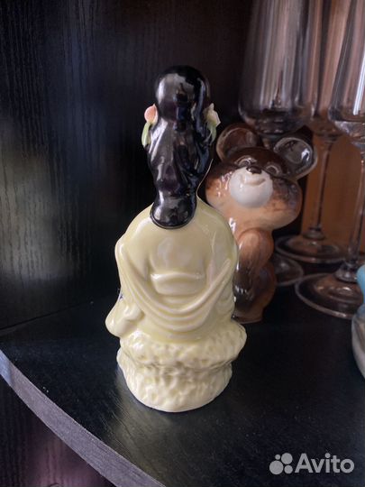 Фарфоровая статуэтка гейша